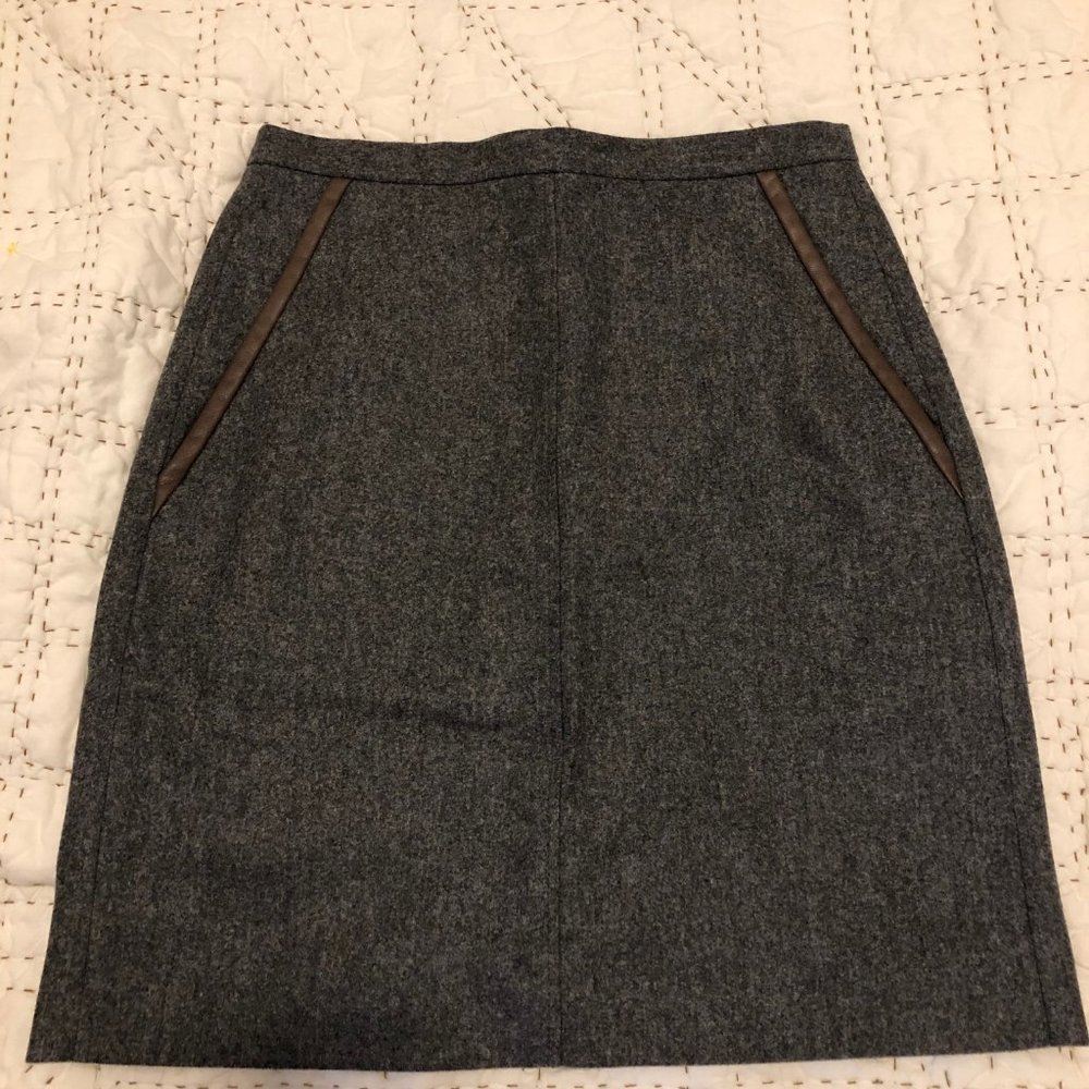 A.P.C. wool skirt with leather detail on pockets sz 34